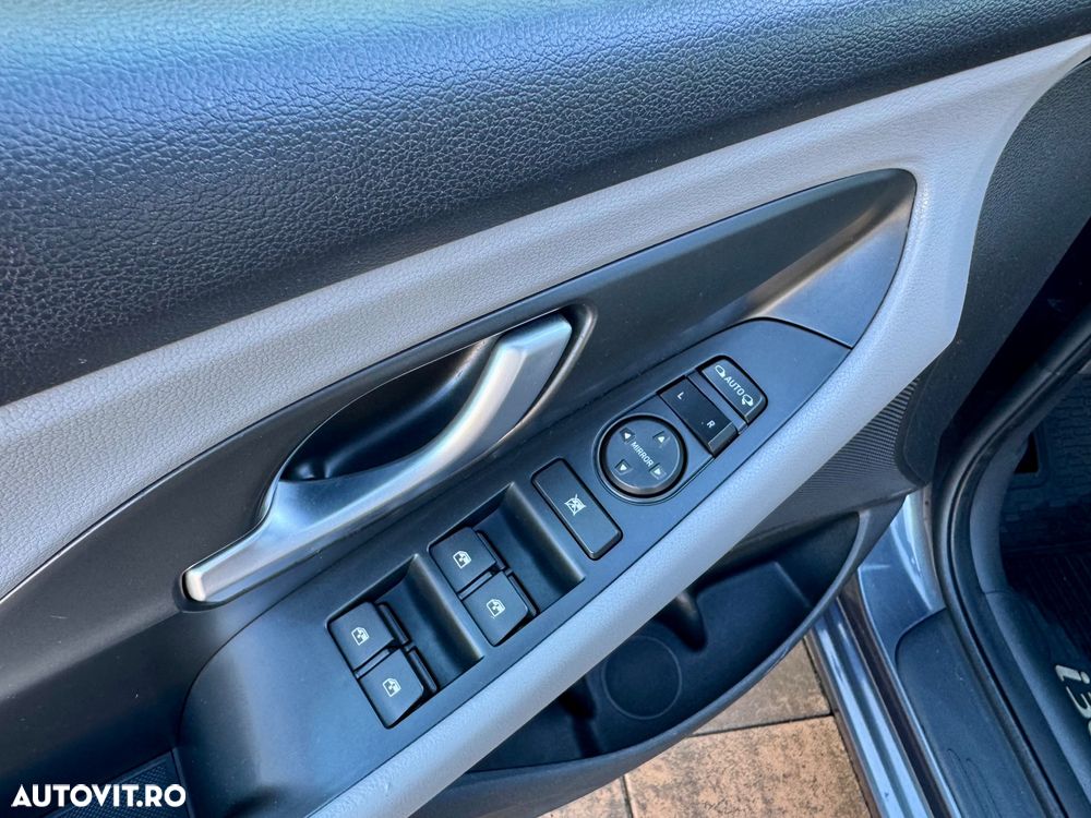 Hyundai i30 1.6 CRDI DCT Passion Plus - 27