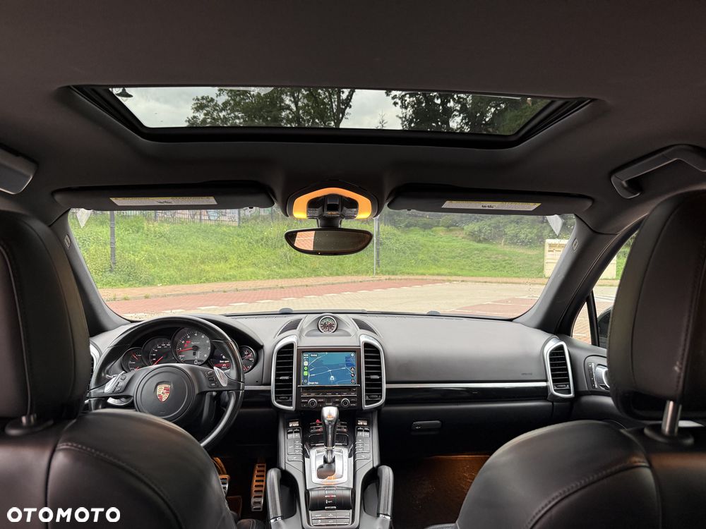 Porsche Cayenne - 10