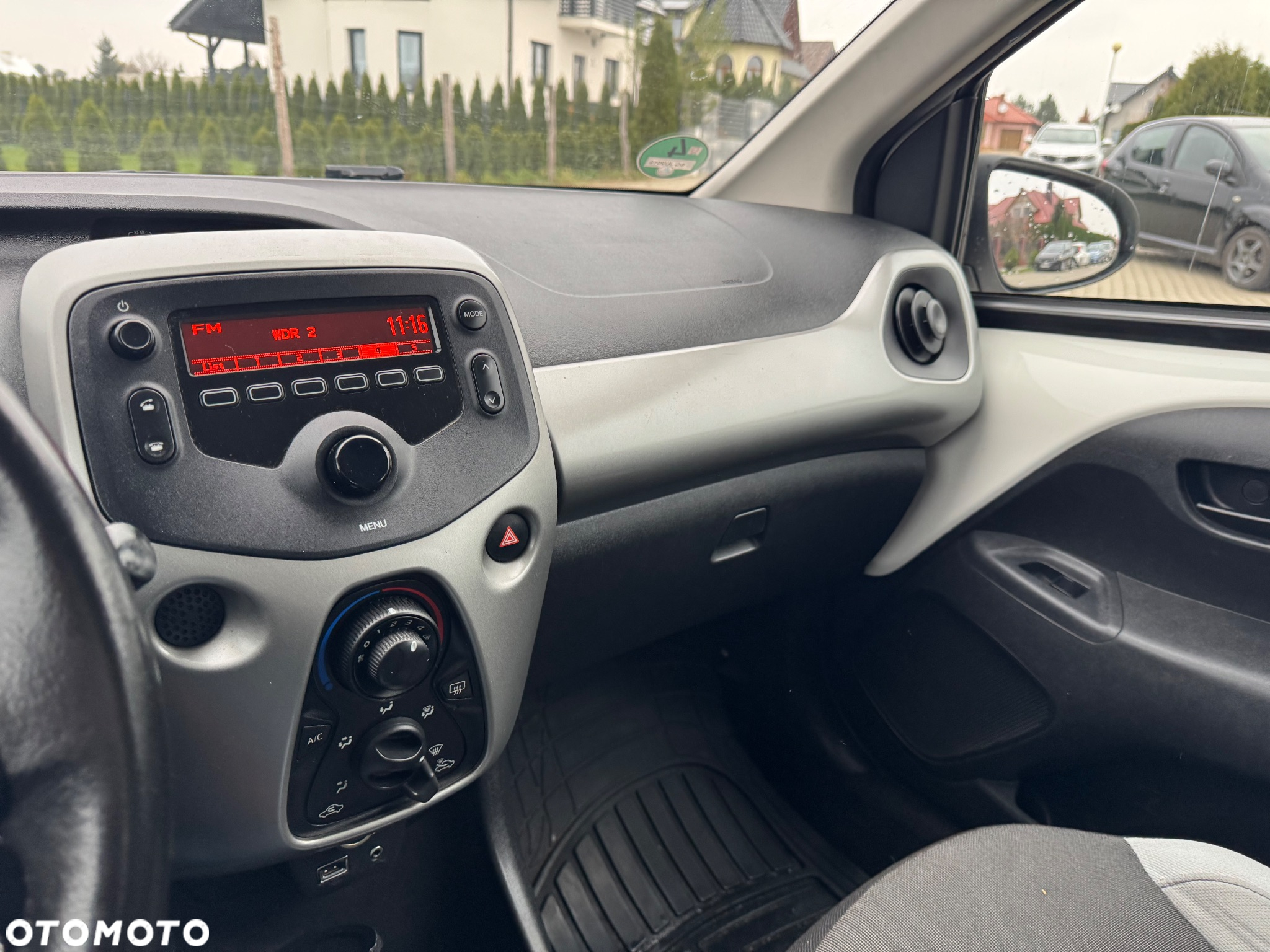 Toyota Aygo x-play - 20