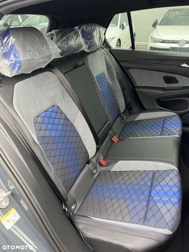 Volkswagen Golf - 6