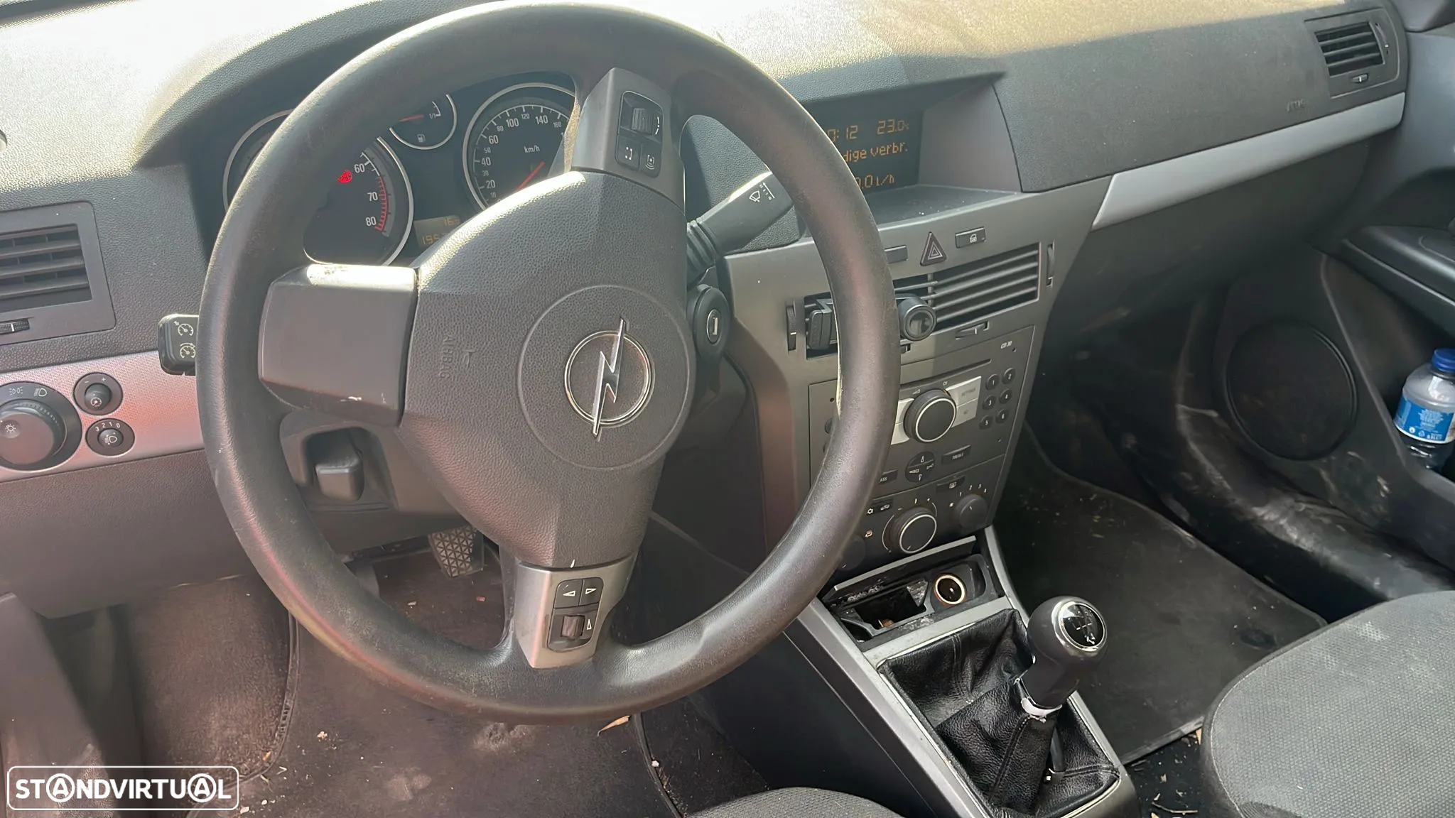 Opel Astra GTC 1.6 - 6