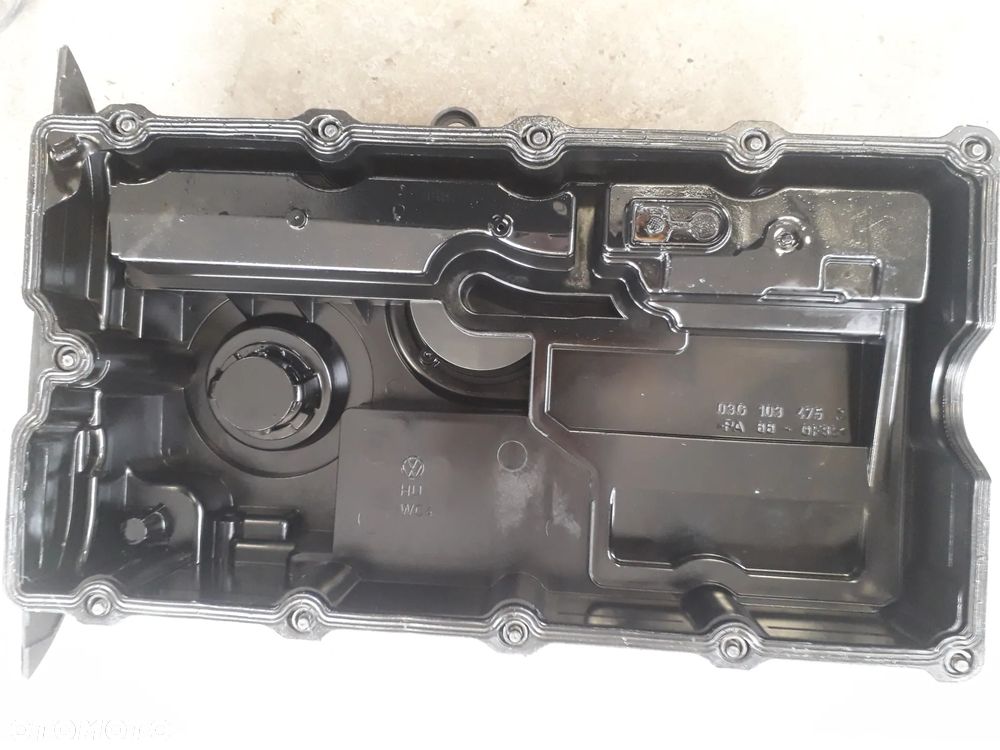 pokrywa zaworów 03g103469L Passat b6 2.0 tdi BMR - 3