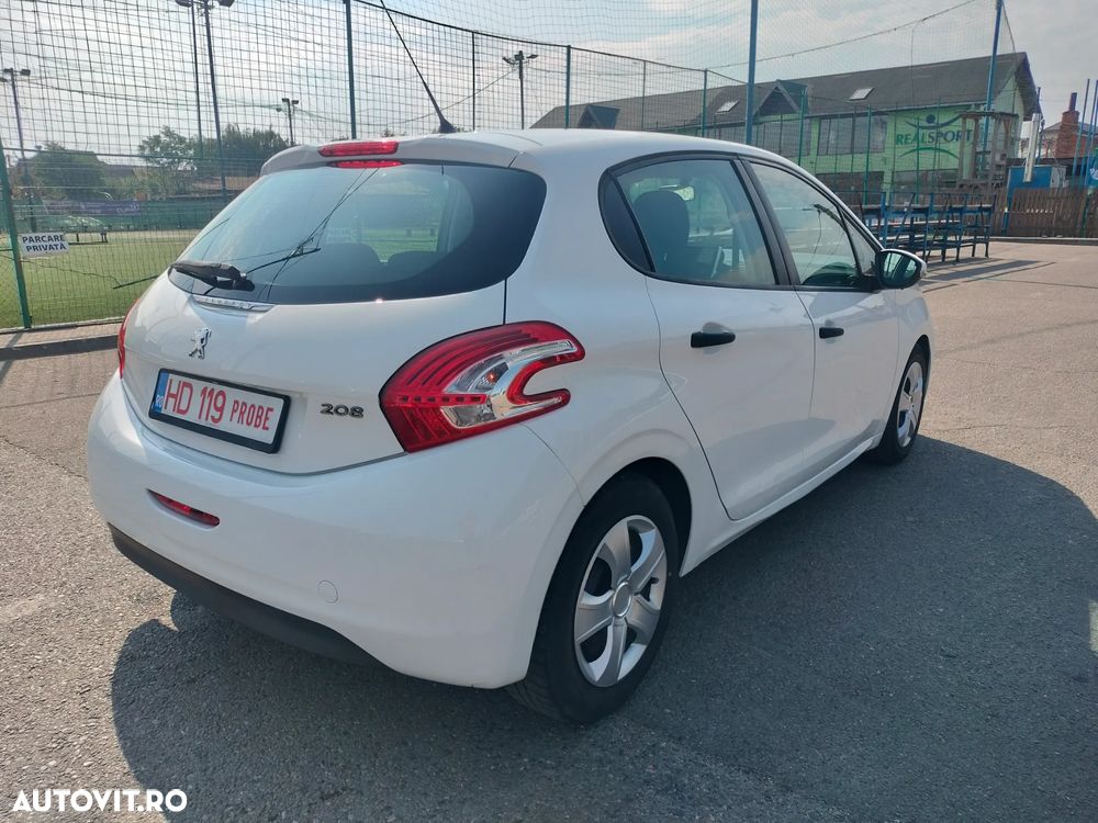 Peugeot 208 - 3