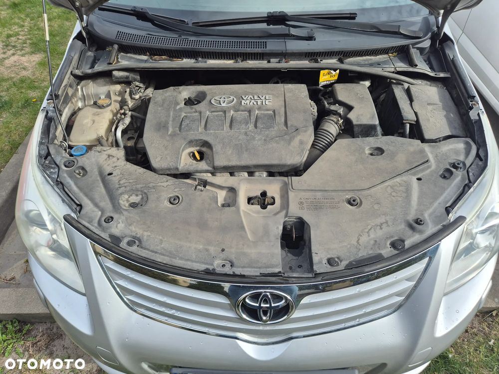 Toyota Avensis 1.8 Sol - 11