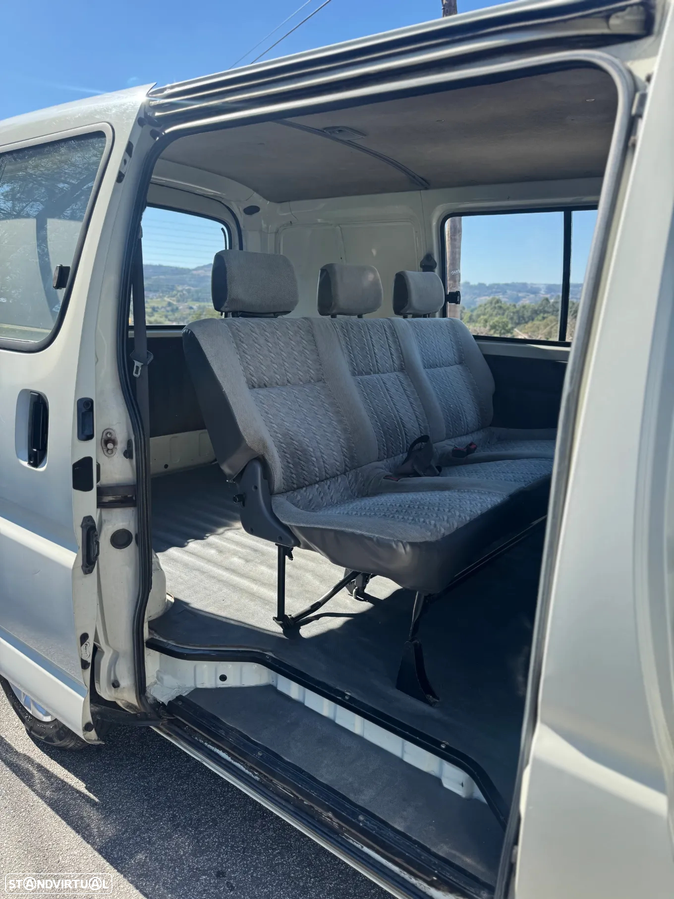 Toyota HiAce 2.4 D LXH12LB - 13