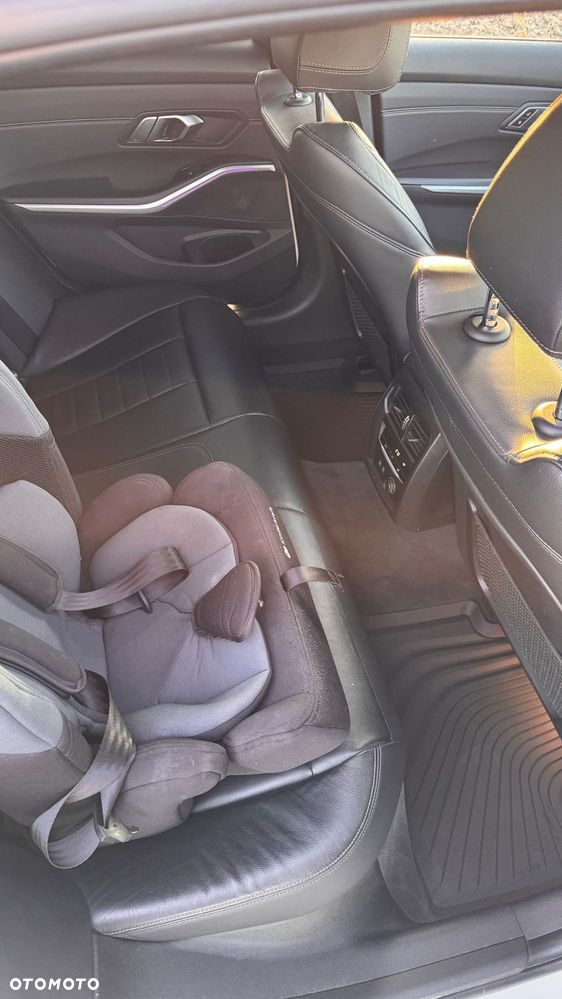 BMW Seria 3 320d xDrive M Sport - 13