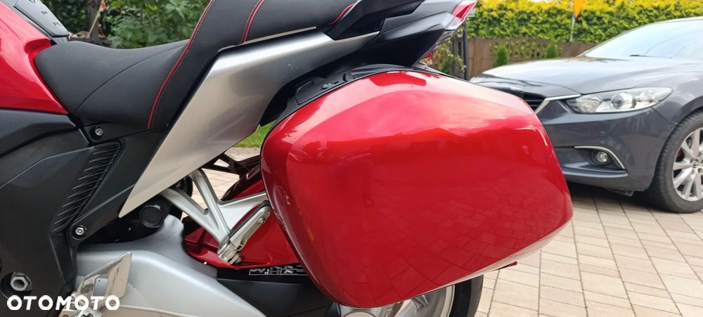 Honda VFR - 36