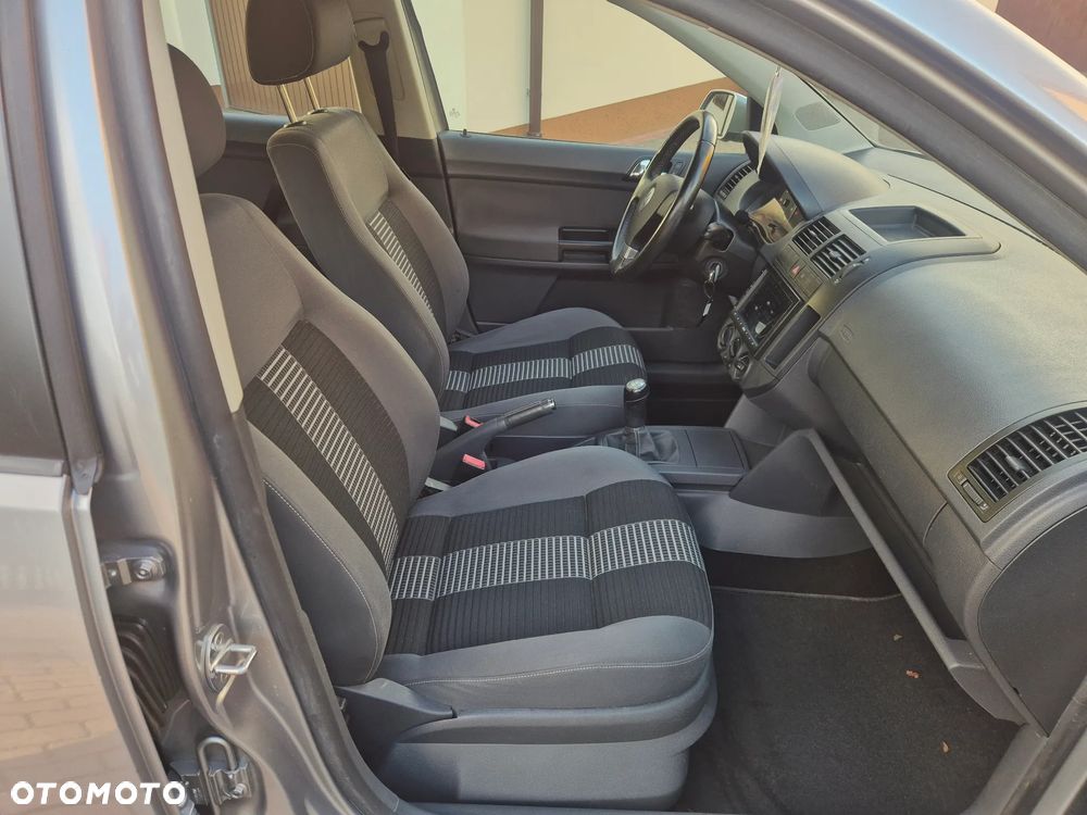 Volkswagen Polo - 12