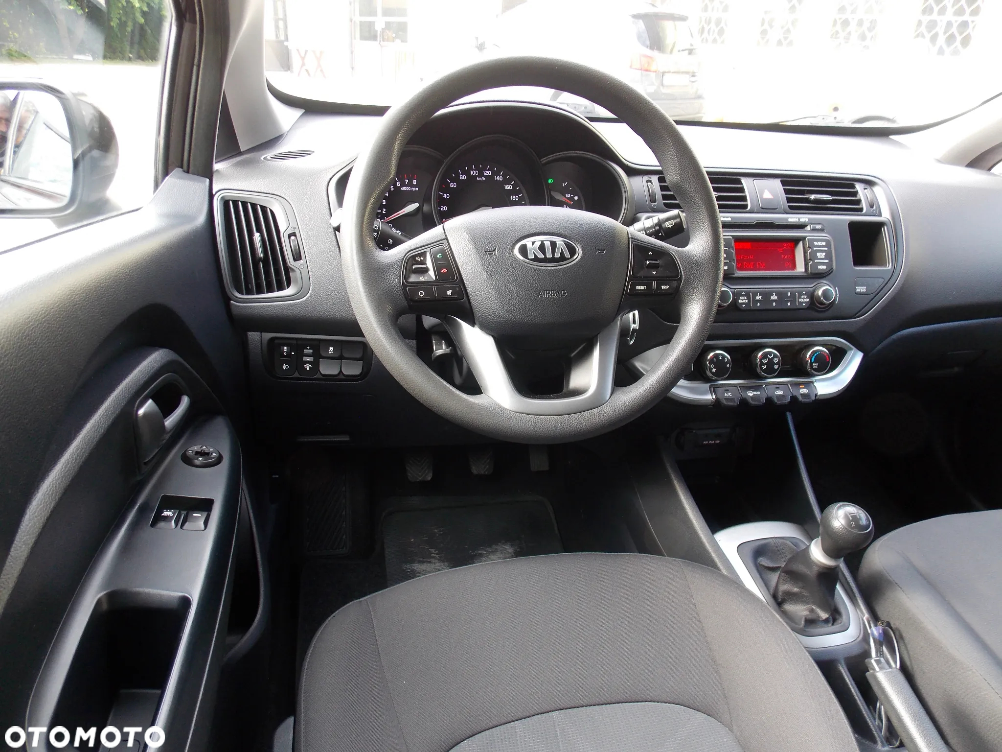 Kia Rio 1.2 Business Line - 24