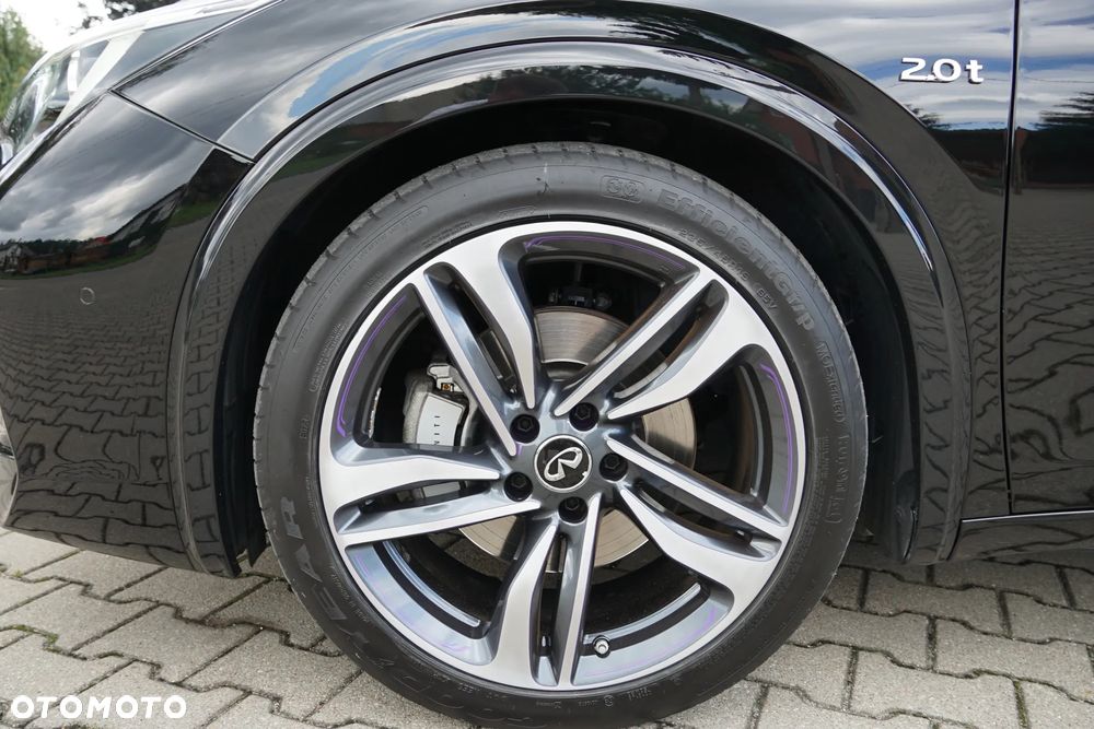 Infiniti Q30 2.0t DCT AWD Sport - 22