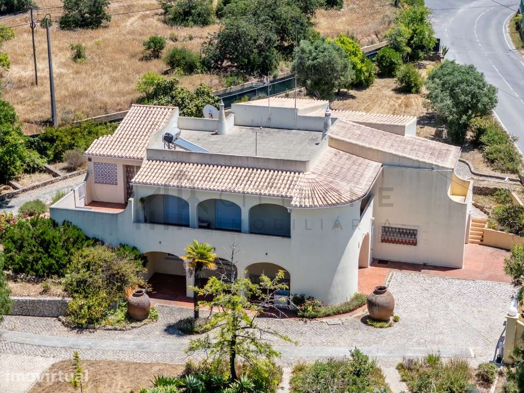 Moradia Isolada T4 com Cave e Terreno de 5.960 m² - Grande imagem: 2/48
