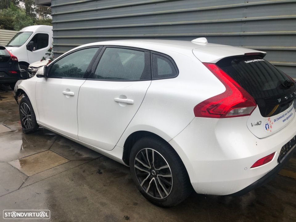 VOLVO V40 D2 DE 2018 PARA PEÇAS - 1