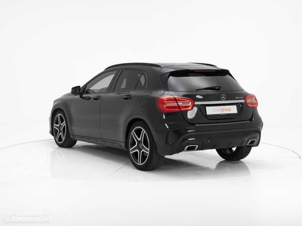 Mercedes-Benz GLA 200 - 4