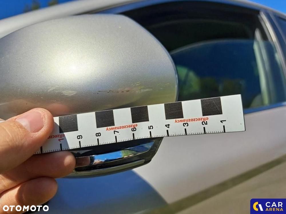 Toyota Camry - 28