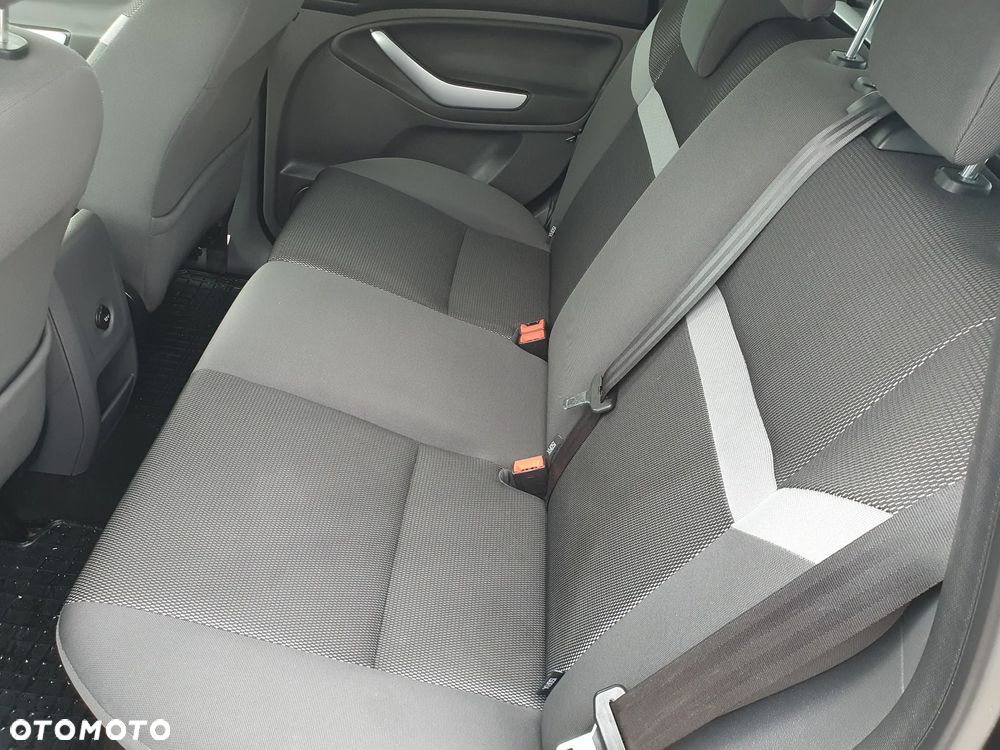 Ford Kuga 2.0 TDCi Individual - 18