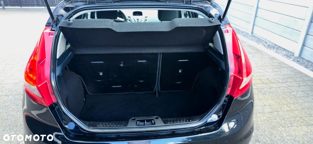 Ford Fiesta - 12