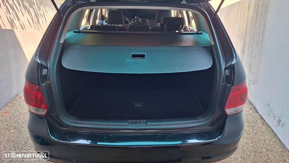 VW Golf Variant 1.6 TDi Highline DSG - 15