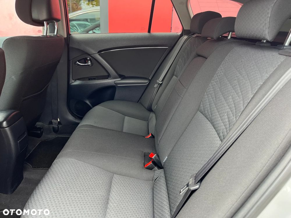 Toyota Avensis 2.0 D-4D Premium - 11