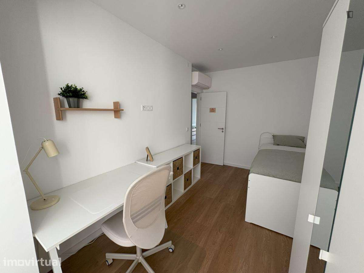 Quarto - localizado em Amadora Lisbon - Grande imagem: 3/10