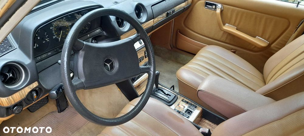 Mercedes-Benz W123 - 3