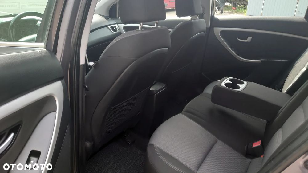 Hyundai i30 blue Kombi 1.6 GDi Passion - 21