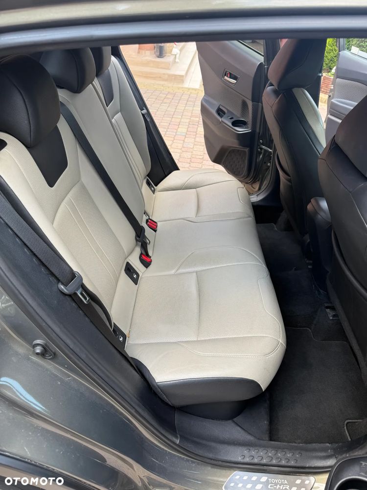 Toyota C-HR 2.0 Hybrid Executive - 19