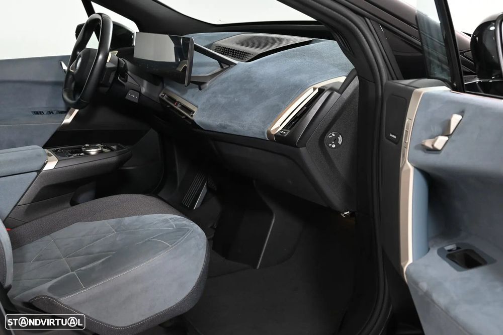 BMW iX xDrive 40 - 23