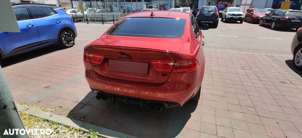 Jaguar XE RWD S - 6