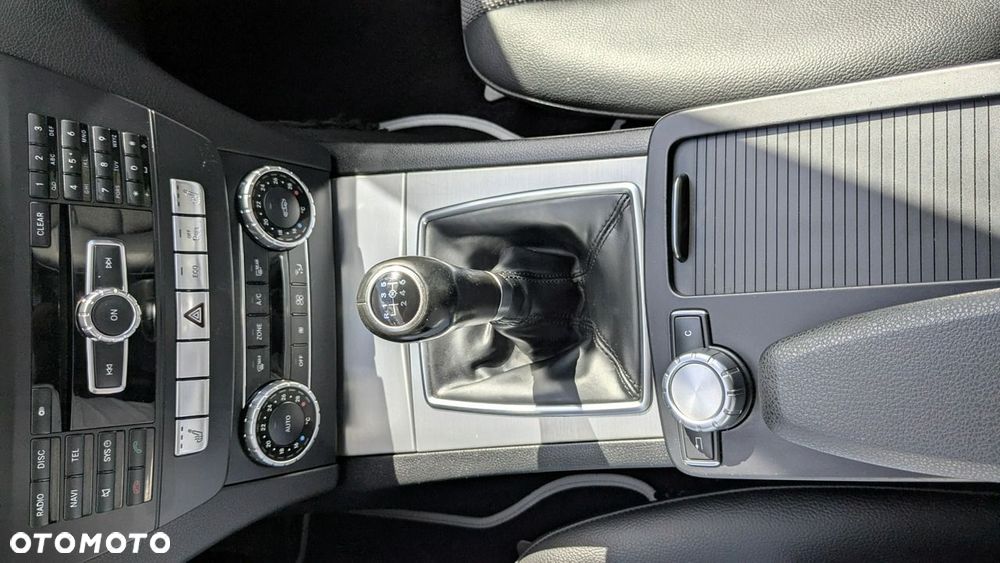 Mercedes-Benz Klasa C 200 CDI Avantgarde Edition - 33