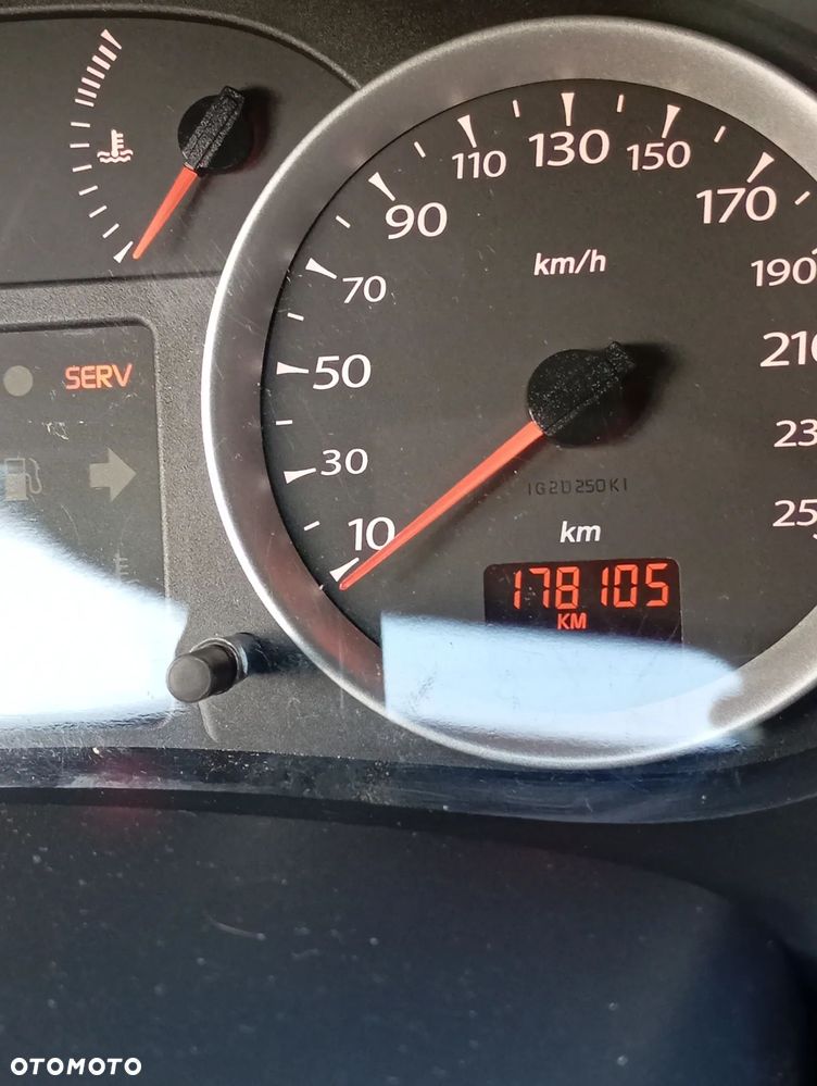 Renault Thalia 1.2 16V Alize - 8