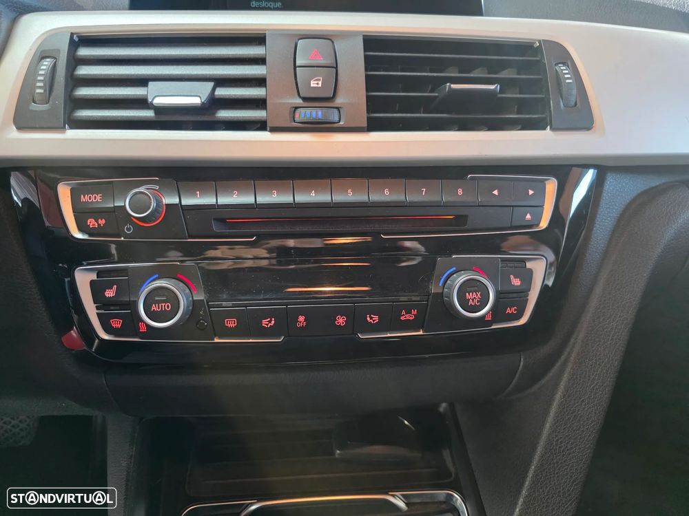 BMW 320 d Touring Aut. Sport Line - 23