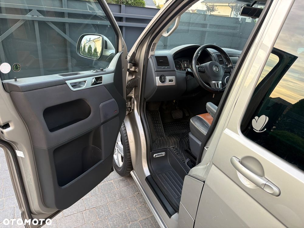Volkswagen Multivan - 36