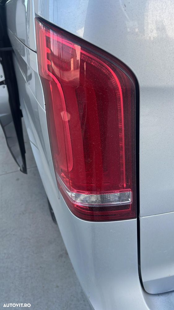 Mercedes-Benz V - 8