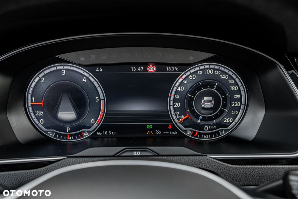 Volkswagen Passat 2.0 TDI SCR 4Motion DDG Highline - 27