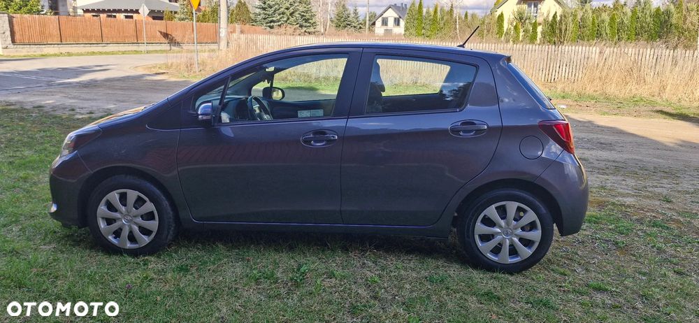 Toyota Yaris 1.33 Premium EU6 - 13