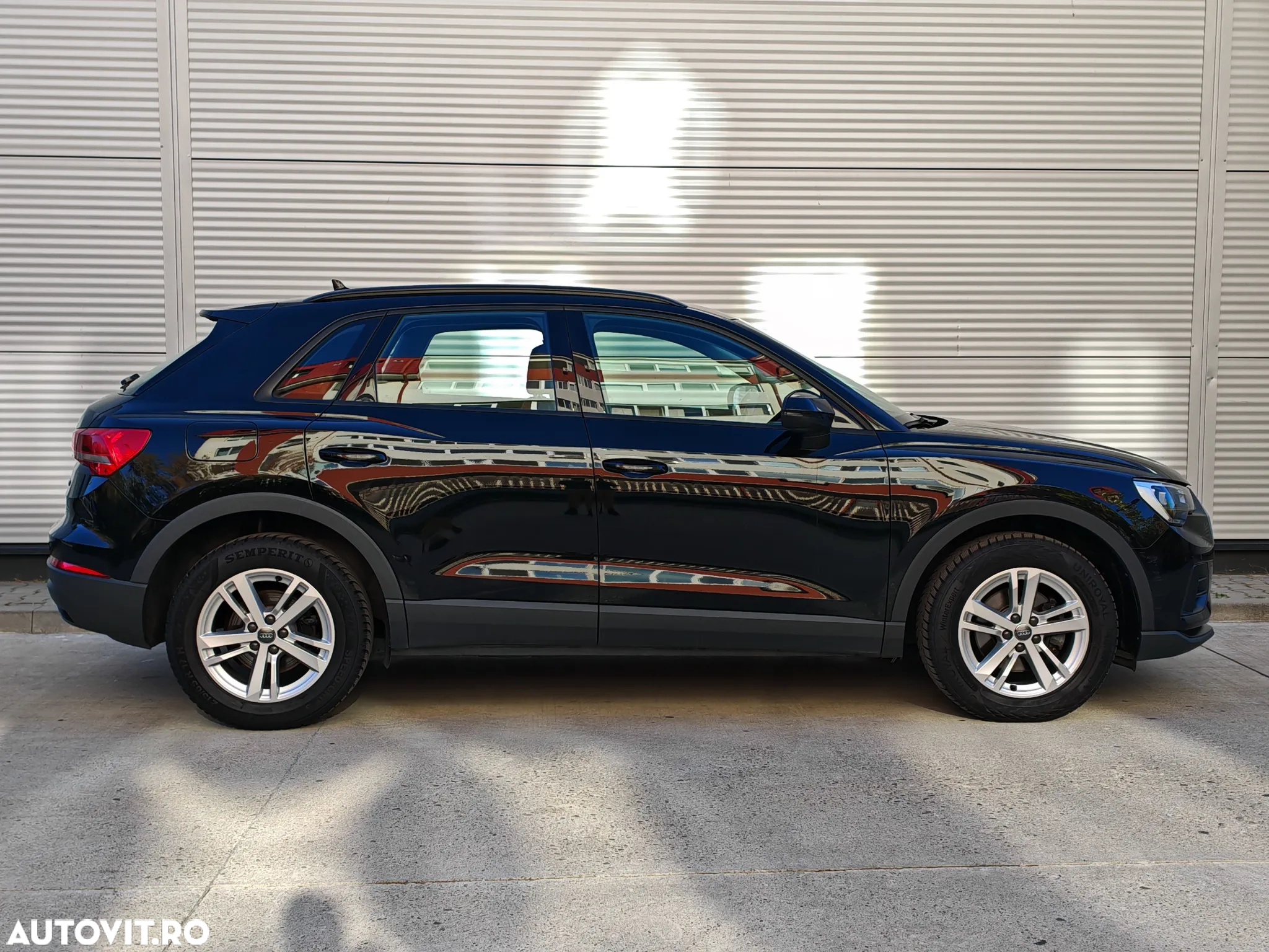 Audi Q3 2.0 35 TDI S tronic Advanced - 9