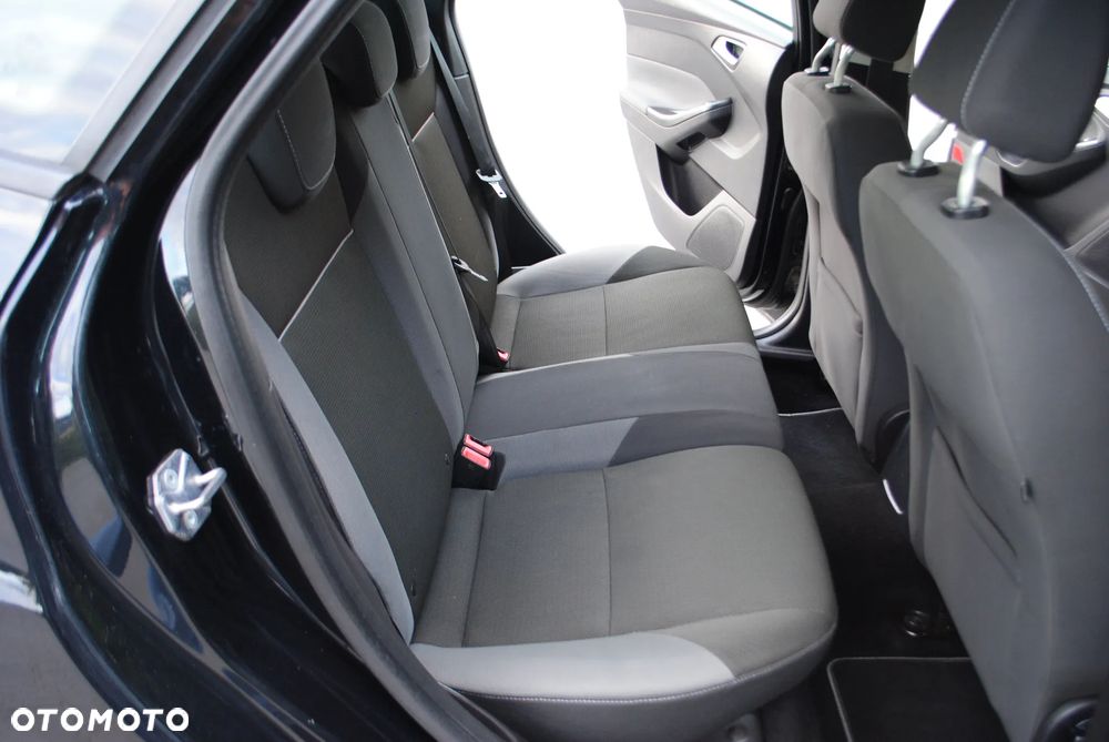 Ford Focus 1.6 TDCi DPF Titanium - 12