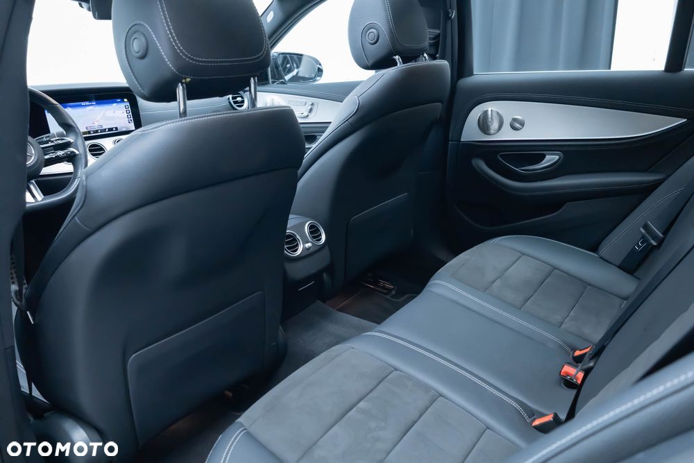 Mercedes-Benz Klasa E 300 de 4Matic 9G-TRONIC AMG Line - 35