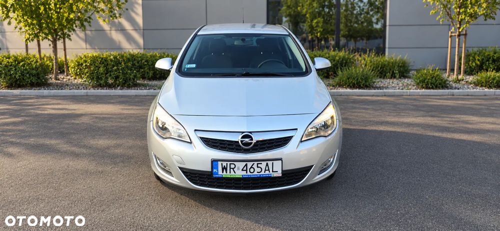 Opel Astra 2012 photo 3