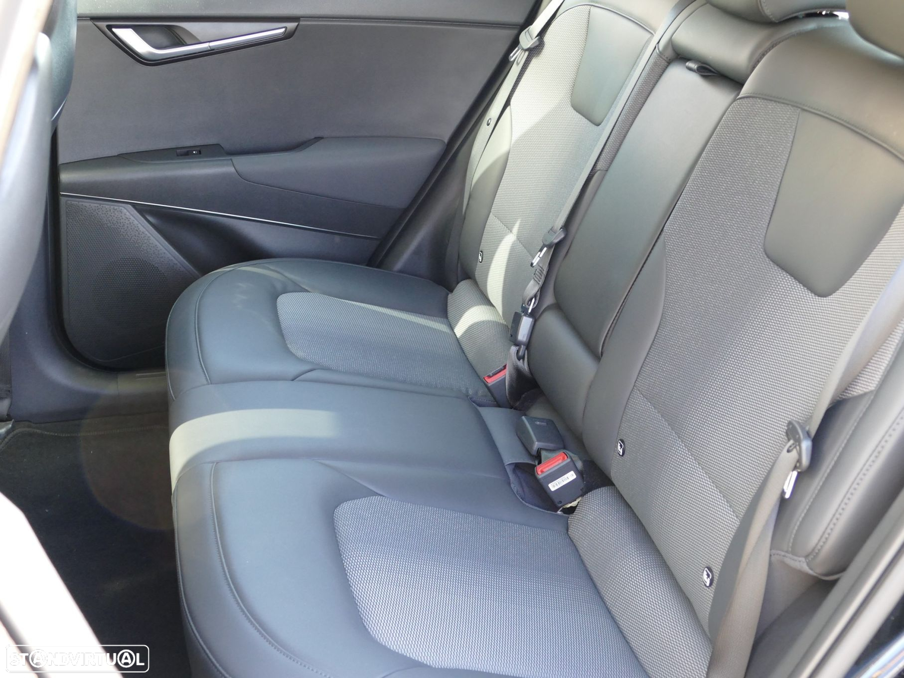 Kia Niro EV e-Niro 64kWh Tech X - 19
