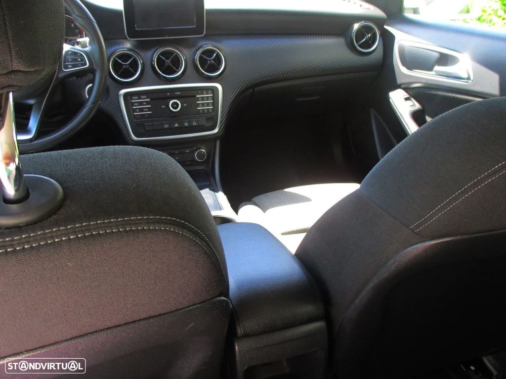 Mercedes-Benz GLA 180 d 7G-DCT Style - 11