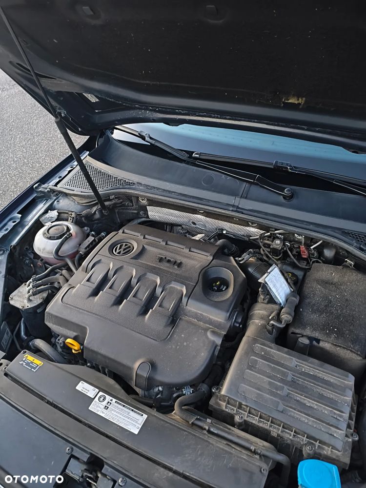 Volkswagen Passat - 15