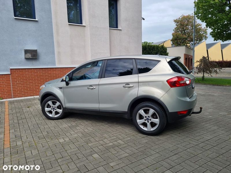 Ford Kuga 2.0 TDCi 4x4 Titanium - 4