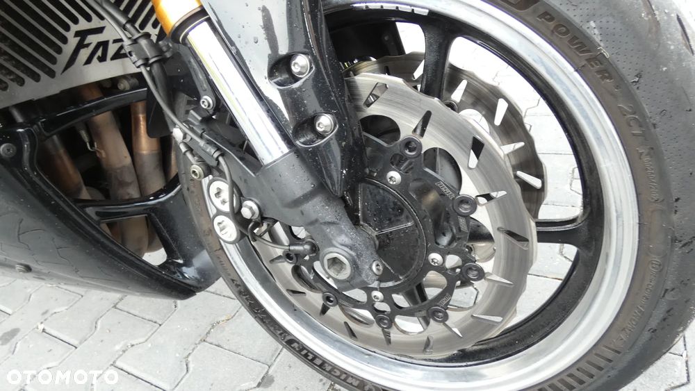 Yamaha FZ - 12