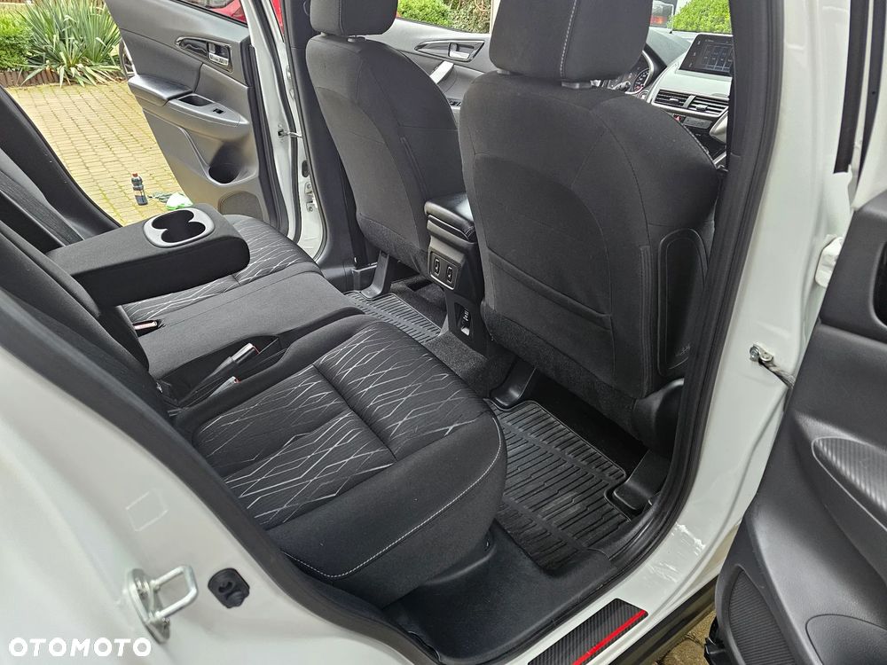 Mitsubishi Eclipse Cross 1.5 T Intense - 23