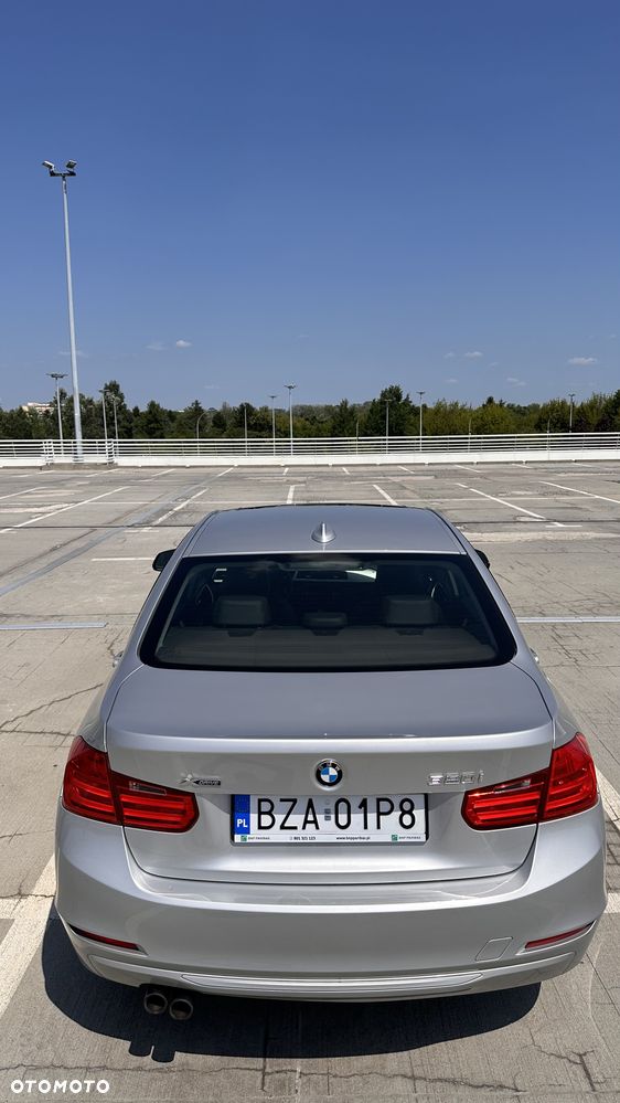 BMW Seria 3 320i - 10