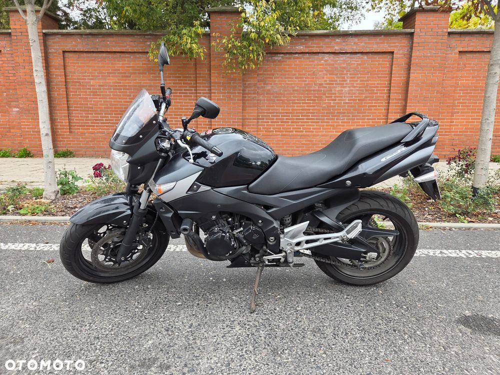 Suzuki GSR