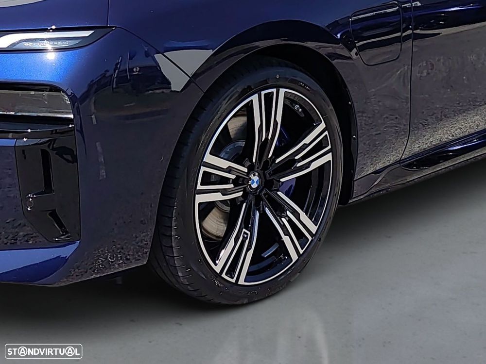 BMW 750 750e xDrive Pack Desportivo M - 4