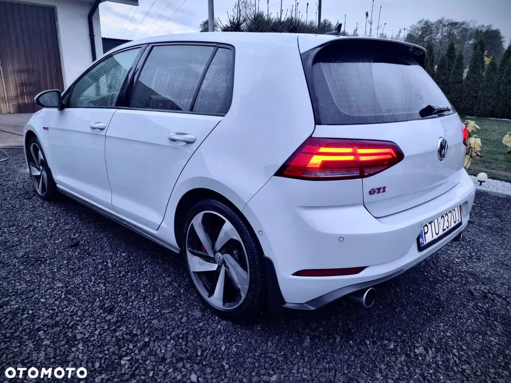 Volkswagen Golf GTI (BlueMotion Technology) DSG Performance - 10
