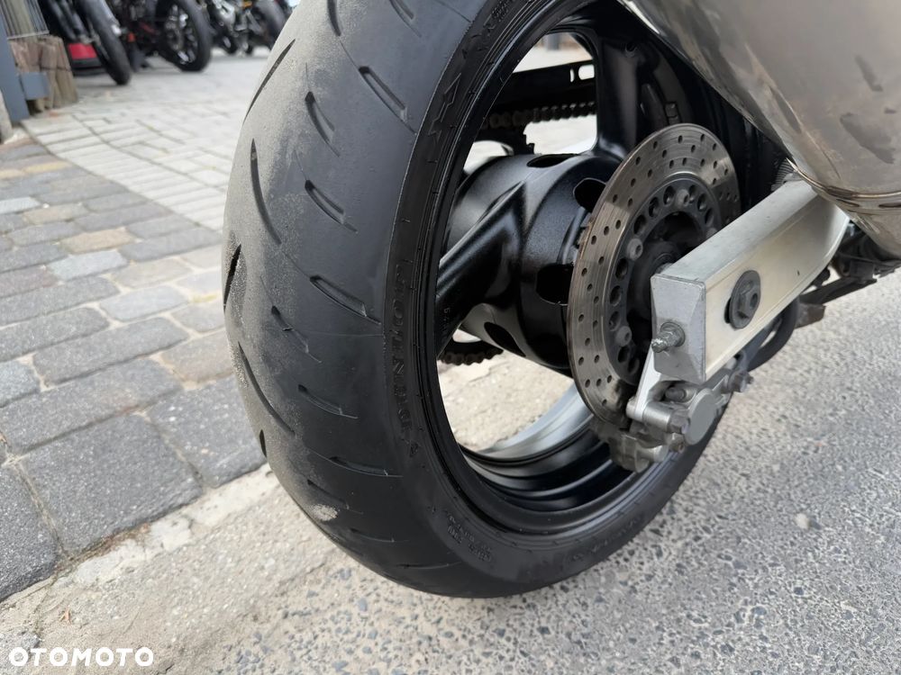 Yamaha FZS - 23